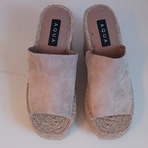 Aqua Tan W Straw Wedge Sandals.